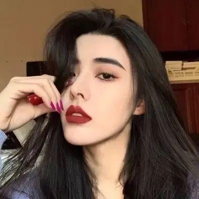 摆摊后，全城大哥都来给我打下手
